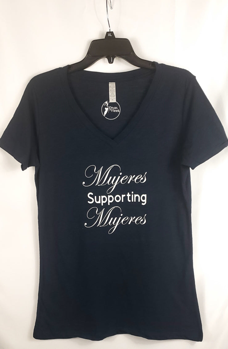 Divas on Fleek - Mujeres Supporting Mujeres T-Shirt